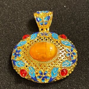 Gorgeous statement pendant